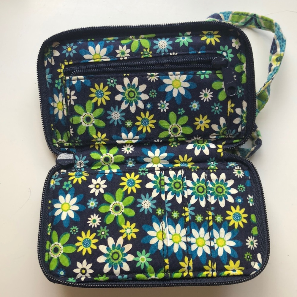 Vera Bradley Wallet Wristlet - Picture 4 of 4